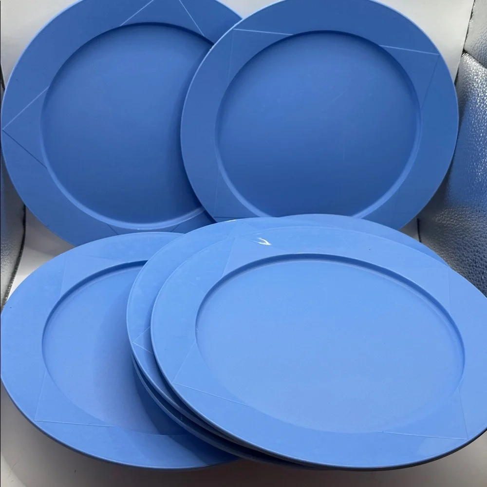 Tupperware Snap Together Picnic Plates 9.75'' Set of 8 Dishes Blue #5547 Camping
